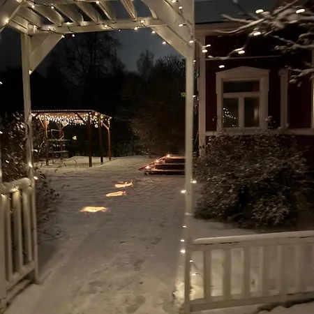 Villa Spacious And Cozy Family-friendly Wooden House